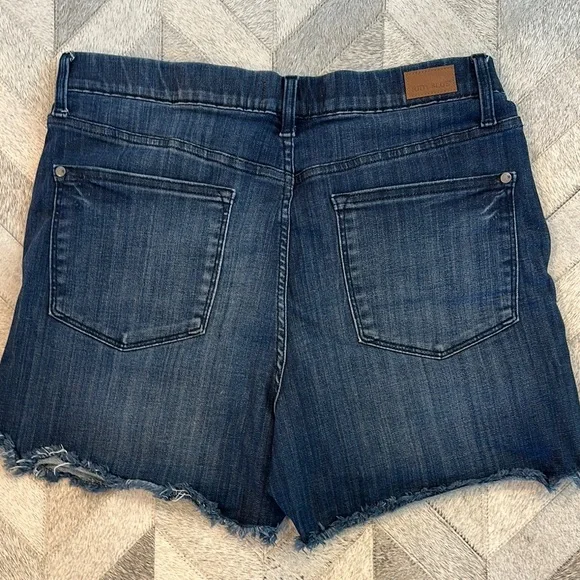 Judy Blue Jean Shorts Pull On Frayed Hem XL - Picture 3 of 5